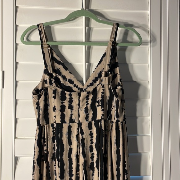 Tahari Maxi Dress - Picture 3 of 4